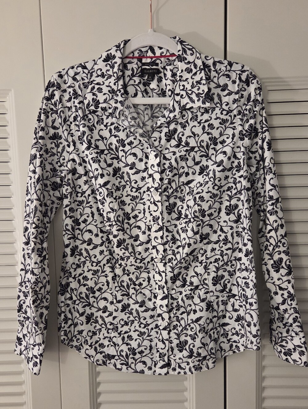 Talbots White Button-Down Shirt with Black Floral Vine Print Size 10